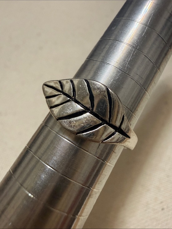 Jewelry - Sterling Silver 925 Leaf Sculpted Ring “Live Simply” Engraved size 6.5